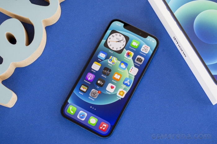 iPhone 12 iPhone 12 với màn OLED và khung viền vuông