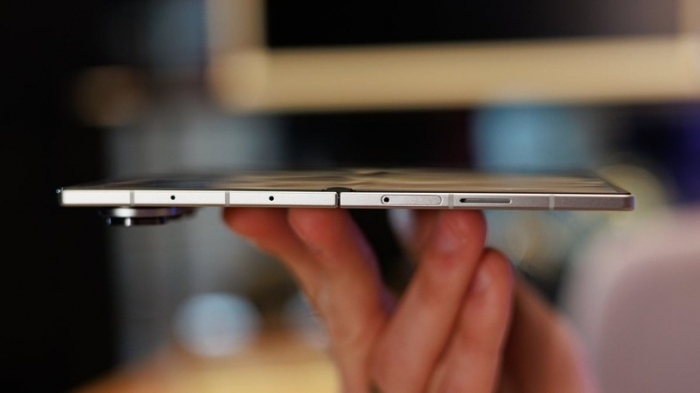 Samsung Galaxy Z Fold7: Lỗi Bản Lề Nghiêm Trọng - Người Dùng Đặt Hàng Lo Lắng
